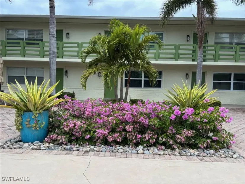 Picture of 975 9Th Ave S 18, Naples FL 34102