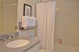 Picture of 975 9Th Ave S 18, Naples, FL 34102