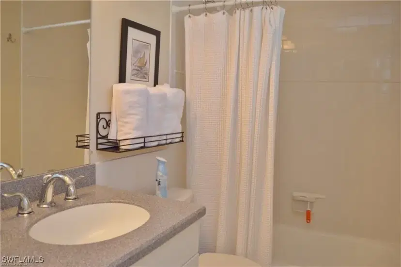 Picture of 975 9Th Ave S 18, Naples FL 34102