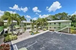 Picture of 975 9Th Ave S 18, Naples, FL 34102