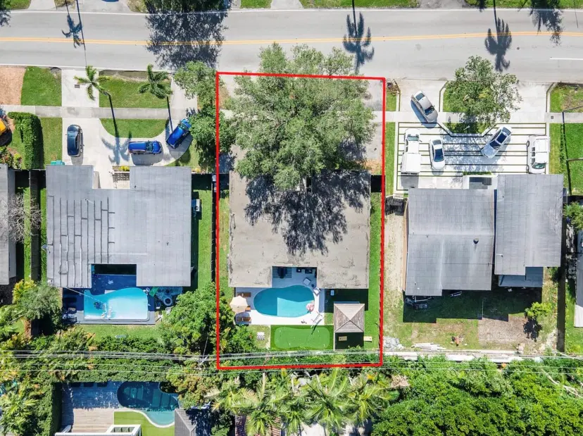 Picture of 20000 Highland Lakes Blvd, Miami FL 33179