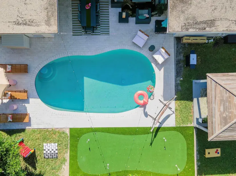 Picture of 20000 Highland Lakes Blvd, Miami FL 33179