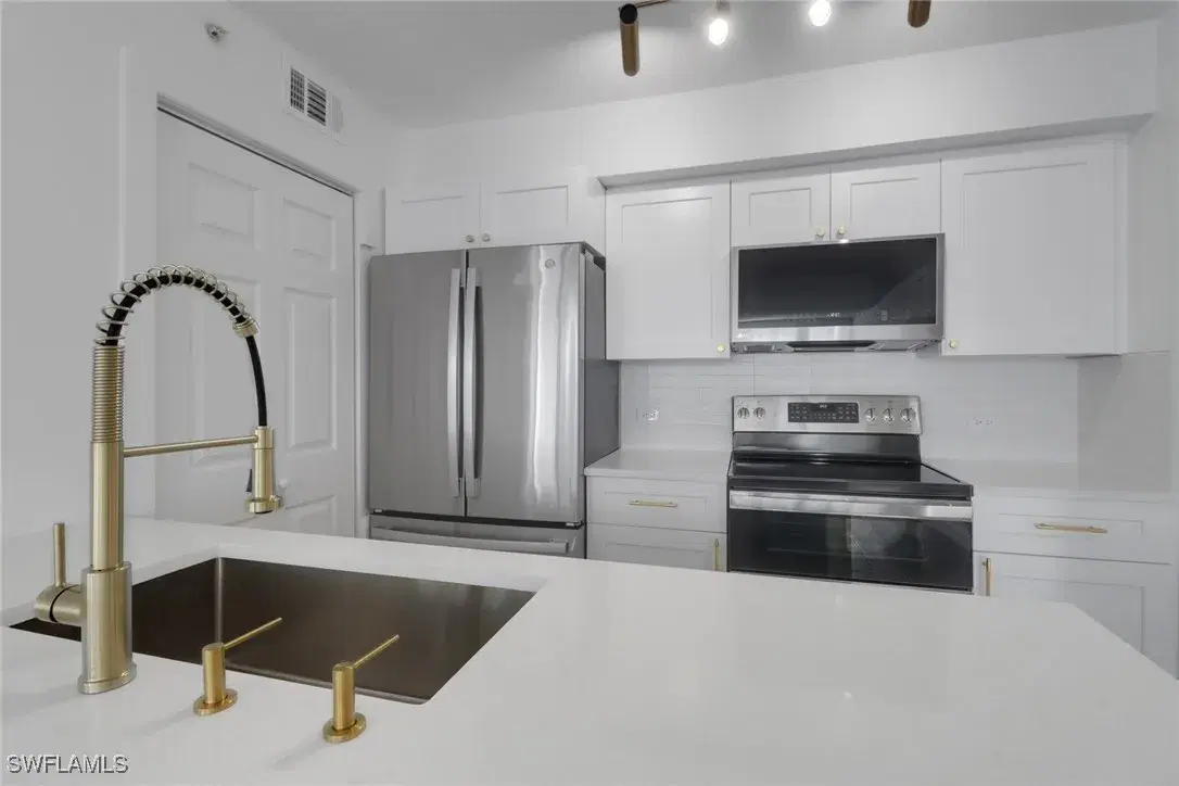 Picture of 8940 Colonnades Ct E # 721, Bonita Springs, FL 34135