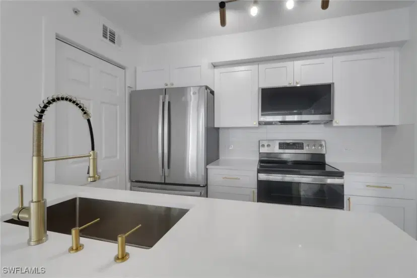 Picture of 8940 Colonnades Ct E # 721, Bonita Springs FL 34135