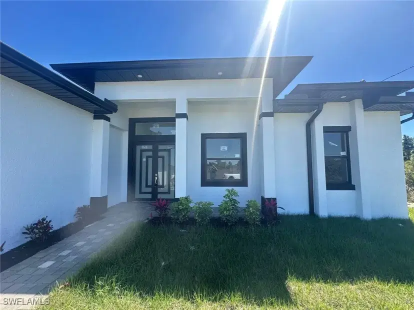 Picture of 402 Irving Ave, Lehigh Acres FL 33972