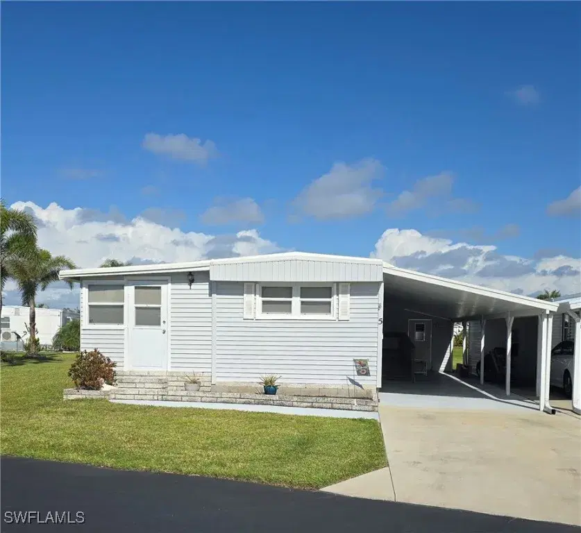 Picture of 5 Ruby Ln R5, Naples, FL 34112