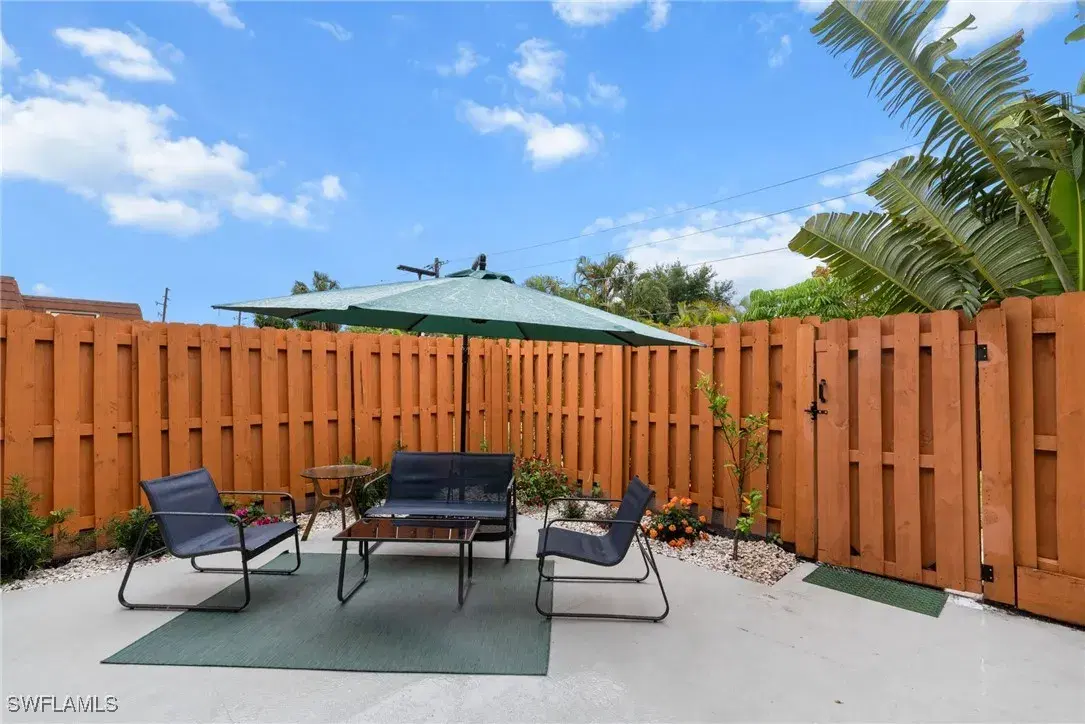 Picture of 1454 Park Shore Cir 2, Fort Myers, FL 33901