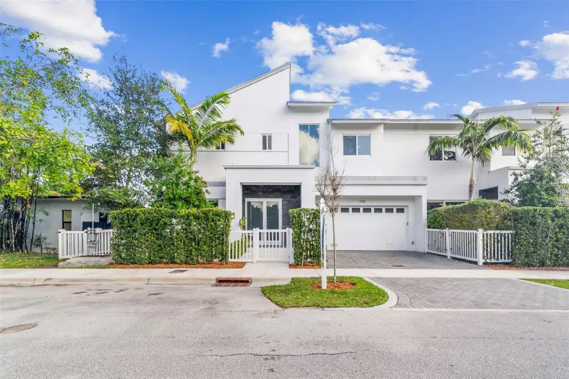 Picture of 1110 NE 14Th Ave, Fort Lauderdale FL 33304