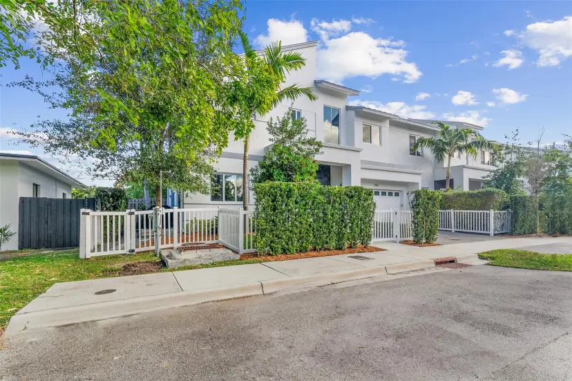 Picture of 1110 NE 14Th Ave, Fort Lauderdale FL 33304