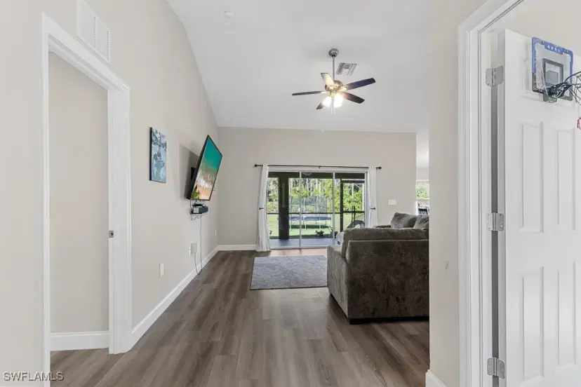 Picture of 1405 Cleveland Ave, Lehigh Acres FL 33972