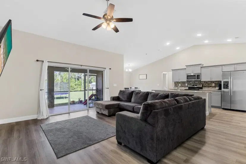 Picture of 1405 Cleveland Ave, Lehigh Acres FL 33972