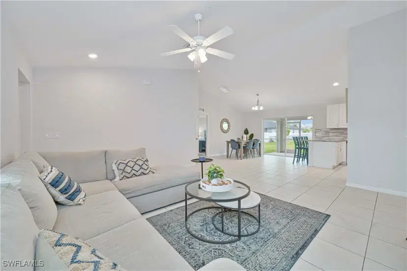 Picture of 642 NE 7Th Ave, Cape Coral FL 33909
