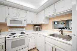 Picture of 1624 Pine Valley Dr 314, Fort Myers, FL 33907