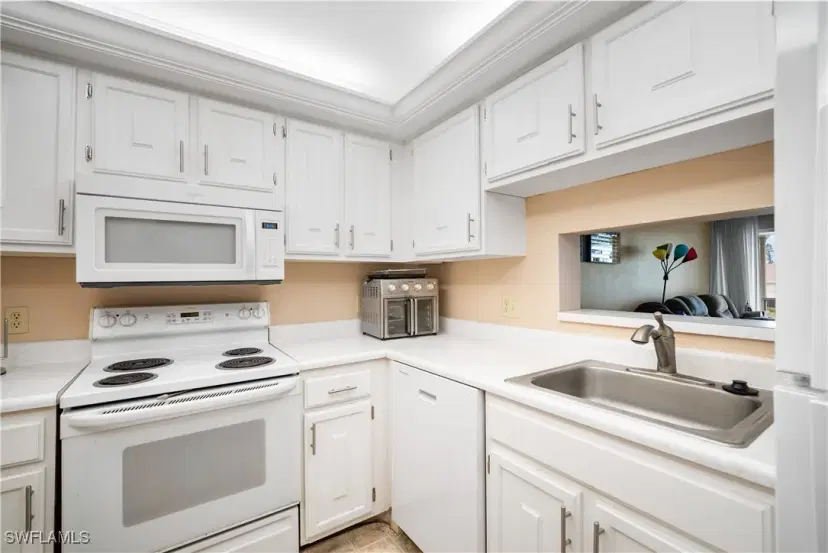 Picture of 1624 Pine Valley Dr 314, Fort Myers FL 33907