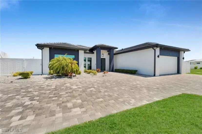 Picture of 405 SW 14Th Ave, Cape Coral FL 33991