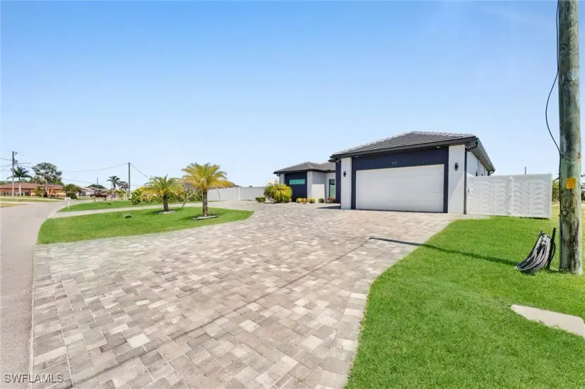 Picture of 405 SW 14Th Ave, Cape Coral FL 33991