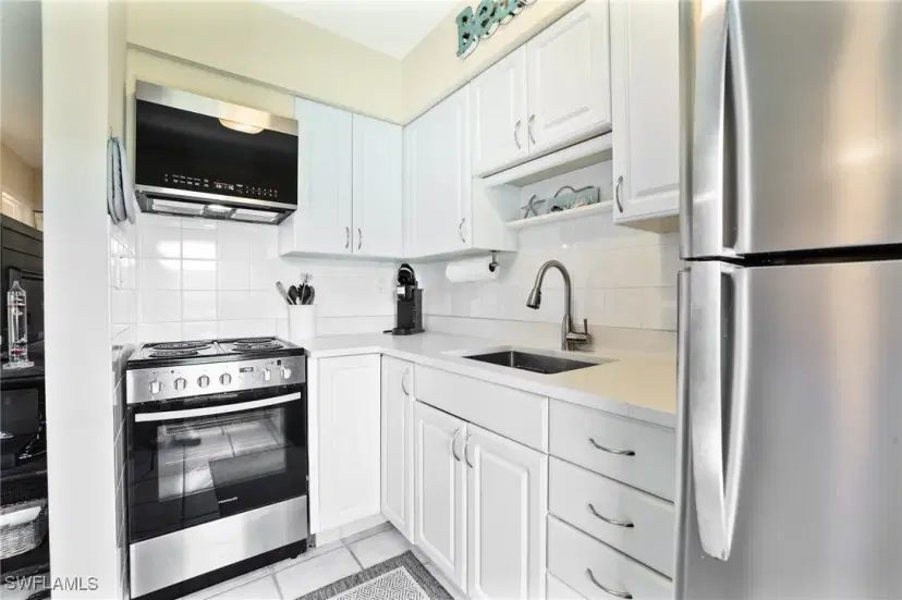 Picture of 240 N Collier Blvd F1, Marco Island FL 34145