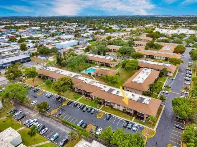 Picture of 5767 Washington St F-21, Hollywood, FL 33023