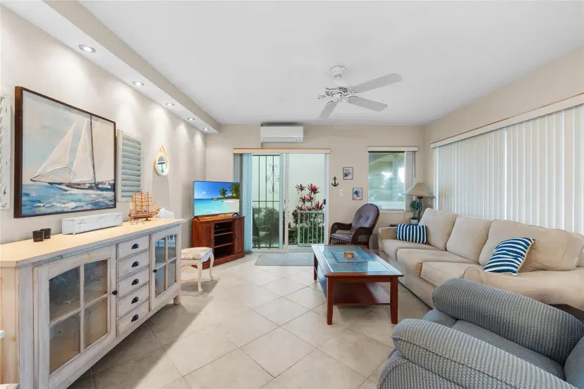 Picture of 223 S Federal Hwy 22, Dania Beach FL 33004