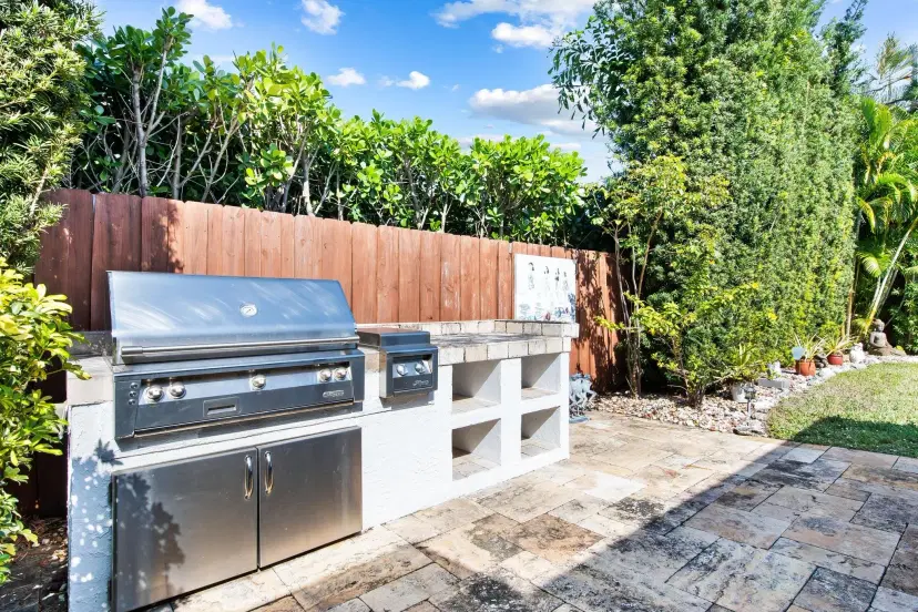 Picture of 510 NE 8Th Ave, Fort Lauderdale FL 33301