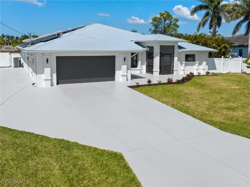 Picture of 2138 SW 8Th Ct, Cape Coral FL 33991