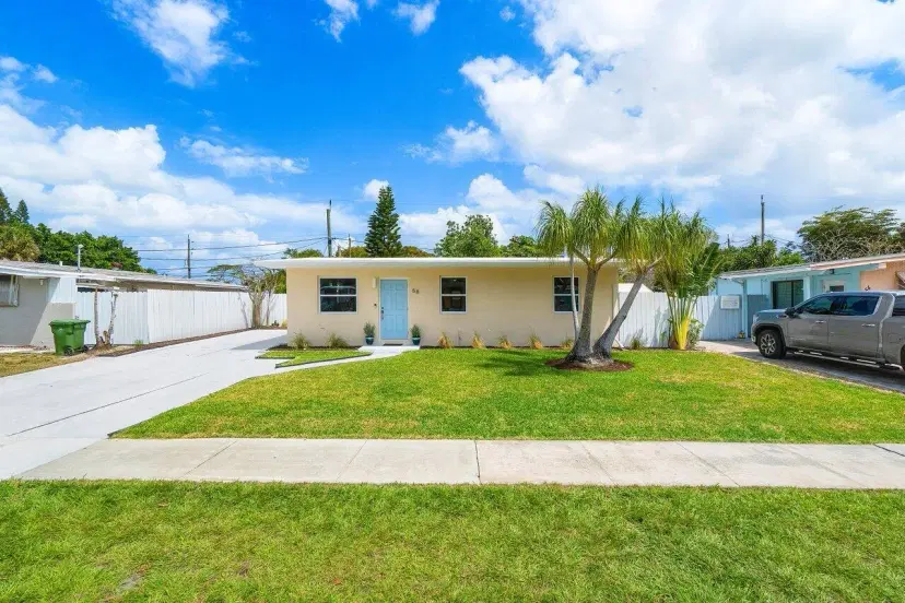 Picture of 58 Tortuga Road, Palm Springs FL 33461