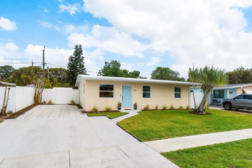 Picture of 58 Tortuga Road, Palm Springs FL 33461