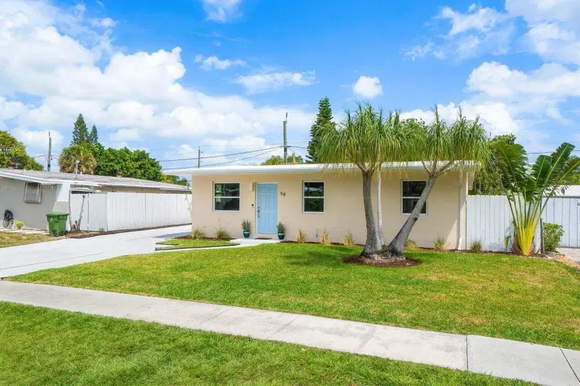 Picture of 58 Tortuga Road, Palm Springs FL 33461