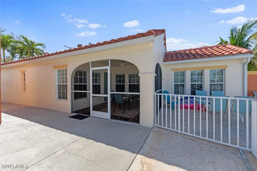 Picture of 4546 SE 6Th Pl E, Cape Coral FL 33904