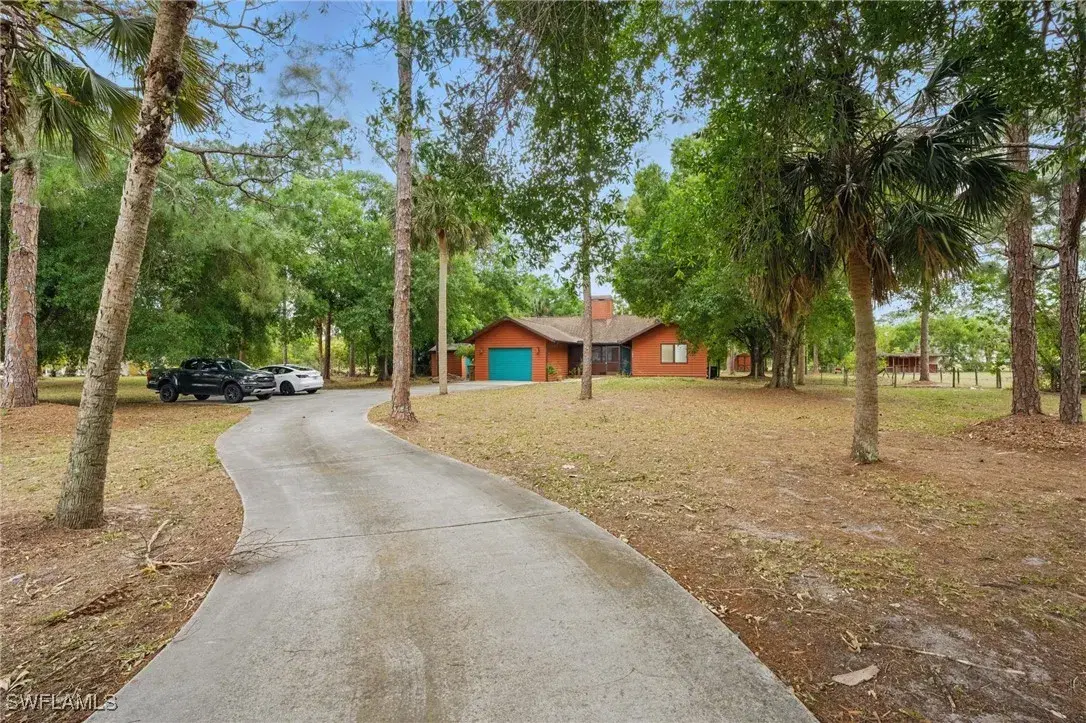Picture of 15820 Cemetery Rd, Fort Myers, FL 33905