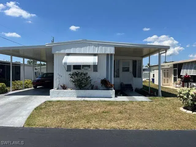 Picture of 588 Daisy Dr, North Fort Myers, FL 33917