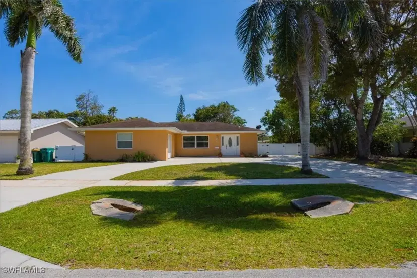 Picture of 2590 Poinciana St, Naples FL 34105