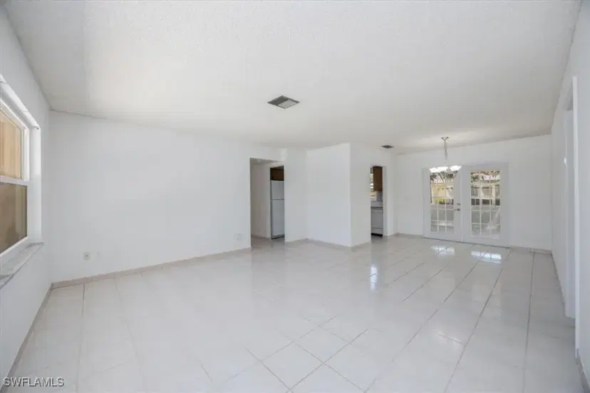 Picture of 2590 Poinciana St, Naples FL 34105