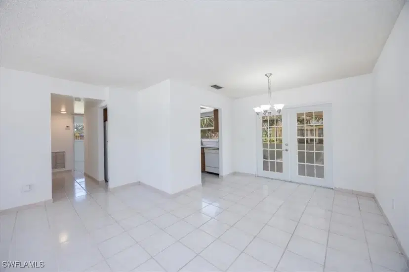 Picture of 2590 Poinciana St, Naples FL 34105