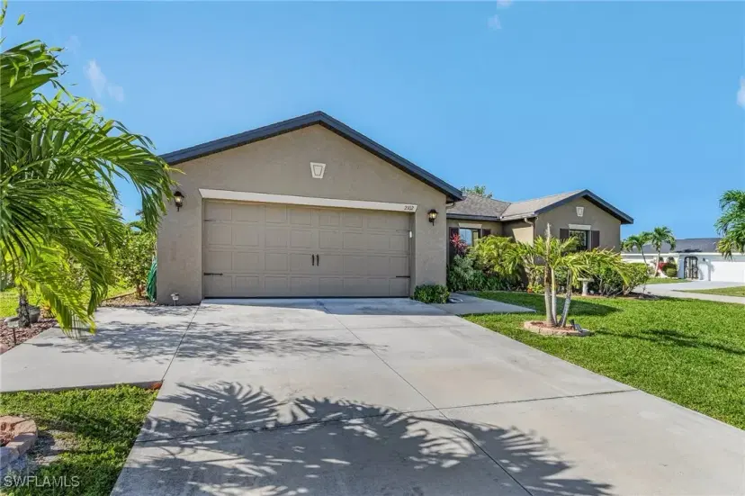 Picture of 2102 Bolado Pkwy, Cape Coral FL 33990