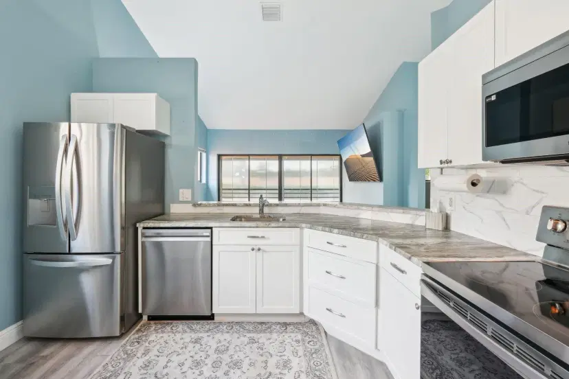 Picture of 4 Via De Casas 201, Boynton Beach FL 33426