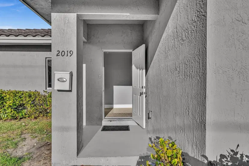 Picture of 2019 NW 64Th Ave, Sunrise FL 33313