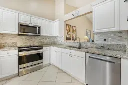 Picture of 8000 S Aragon Blvd 2, Sunrise, FL 33322