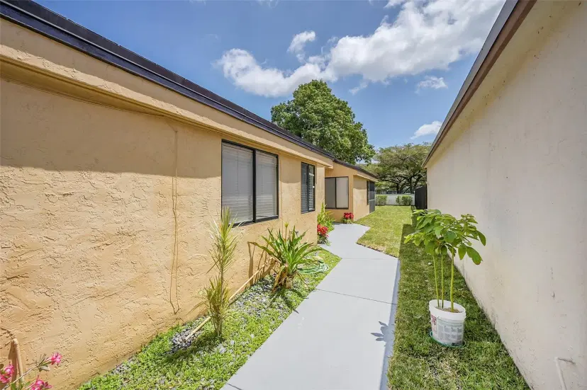 Picture of 2220 NW 33Rd Ter, Coconut Creek FL 33066