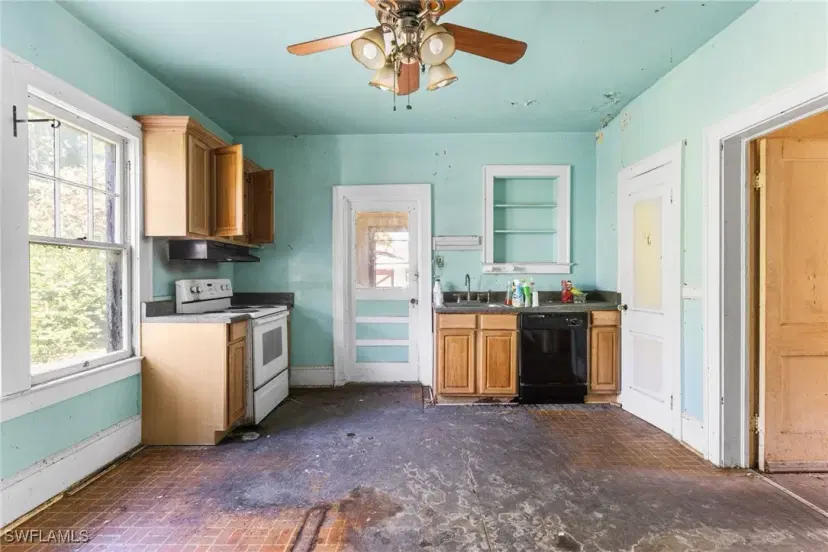 Picture of 1421 Steele St, Fort Myers FL 33901