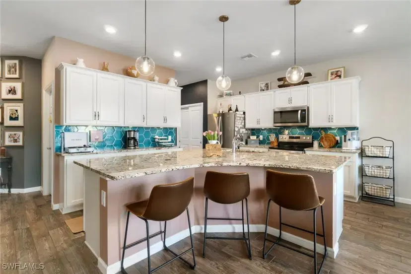 Picture of 12605 Laurel Cove Dr, Fort Myers FL 33913