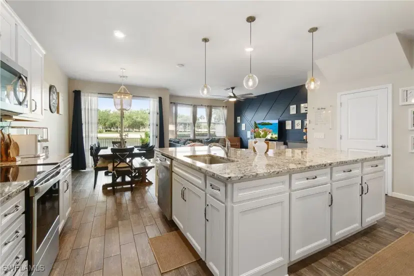 Picture of 12605 Laurel Cove Dr, Fort Myers FL 33913