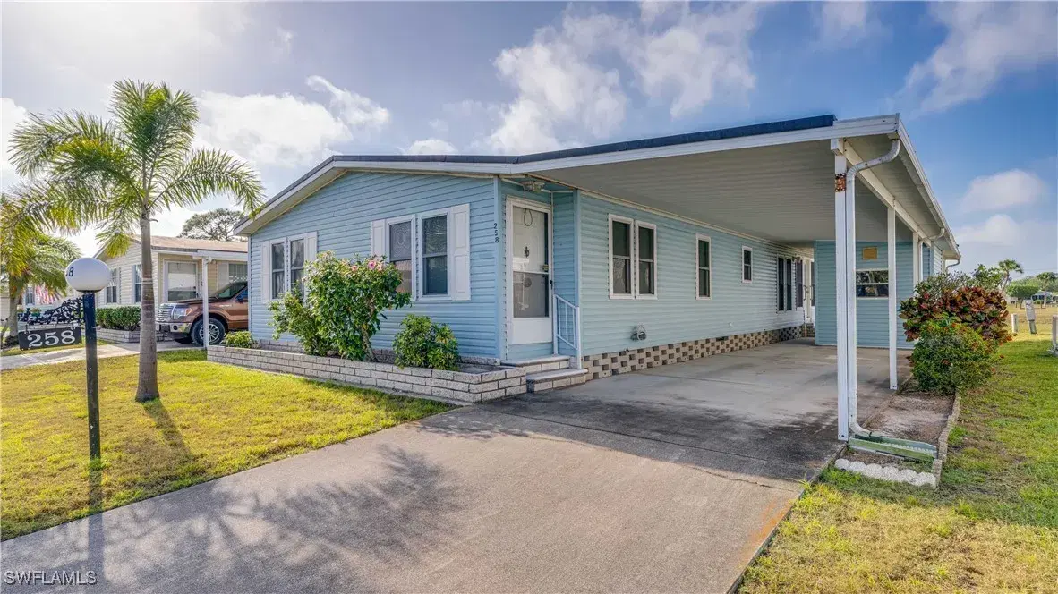 Picture of 258 Lakeside Dr, North Fort Myers, FL 33903