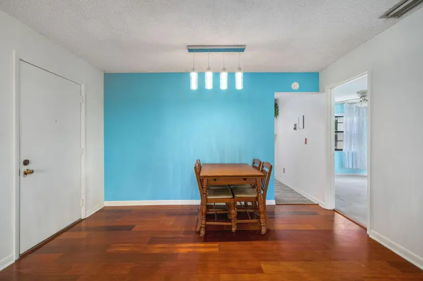 Picture of 2050 Oleander Boulevard 3-206, Fort Pierce FL 34950