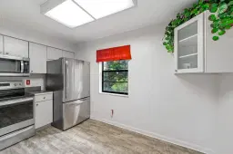 Picture of 2050 Oleander Boulevard 3-206, Fort Pierce, FL 34950