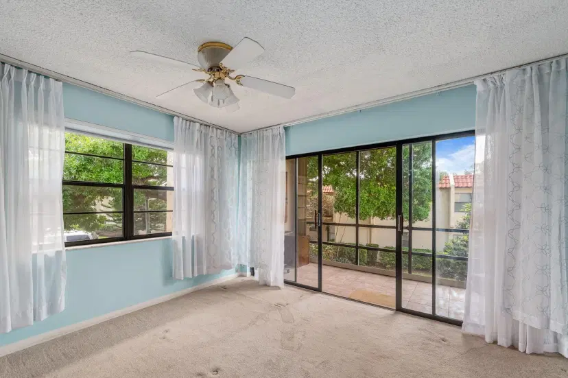 Picture of 2050 Oleander Boulevard 3-206, Fort Pierce FL 34950