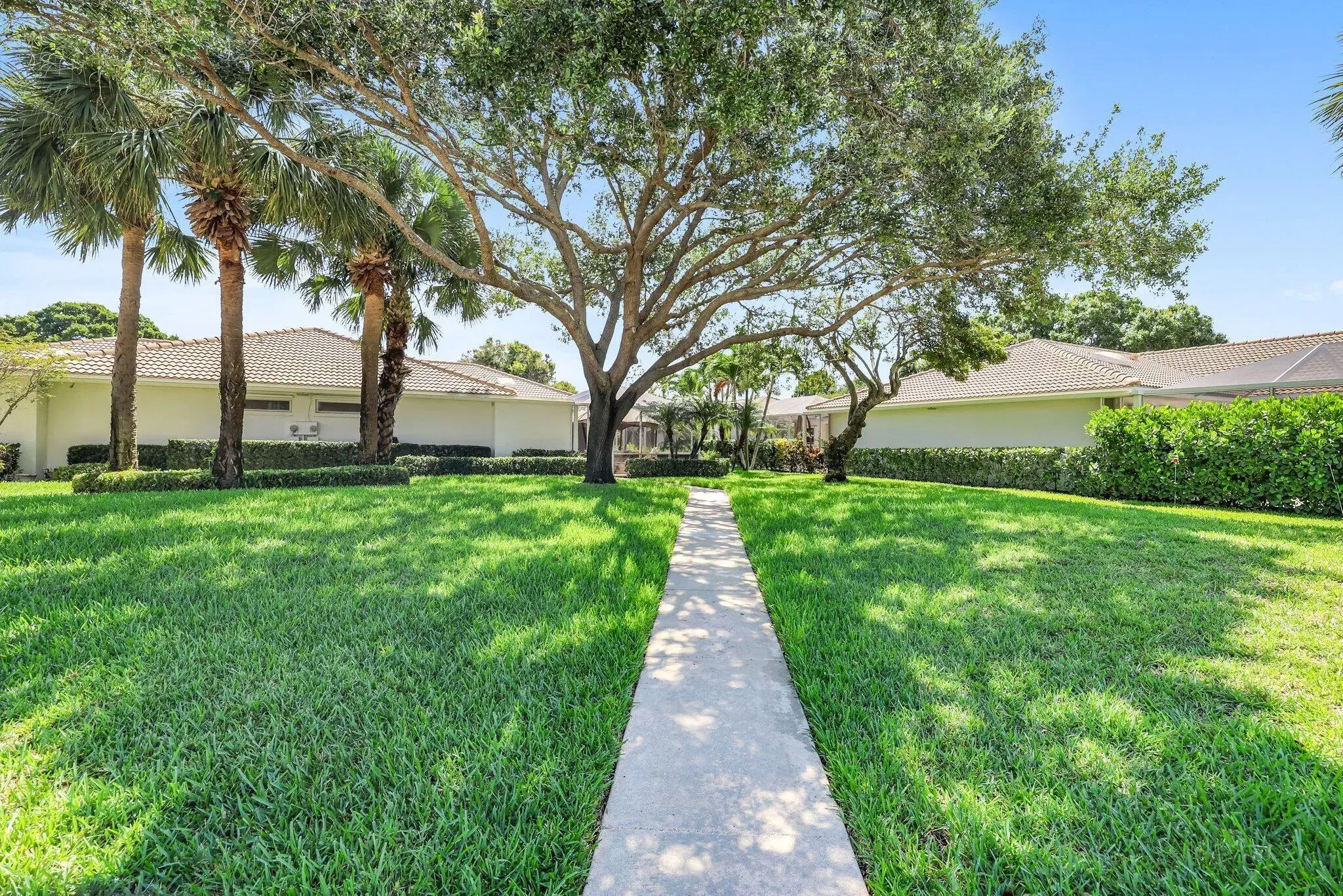 Picture of 6504 Geminata Oak Court, Palm Beach Gardens, FL 33410