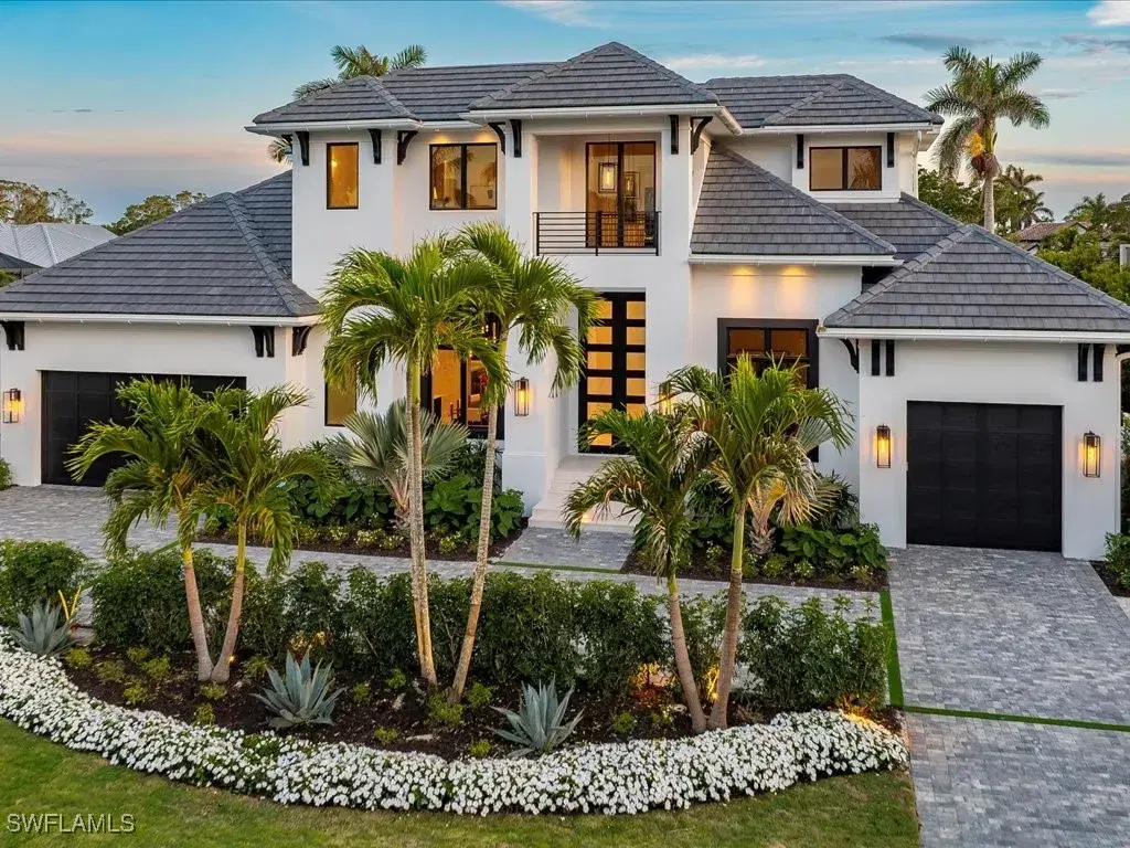 Picture of 612 Binnacle Dr, Naples, FL 34103