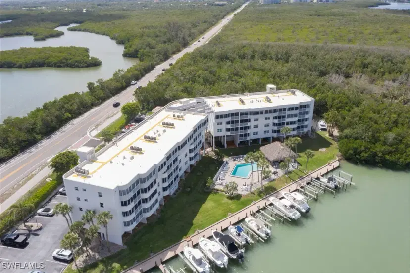 Picture of 12945 Vanderbilt Dr 409, Naples FL 34110