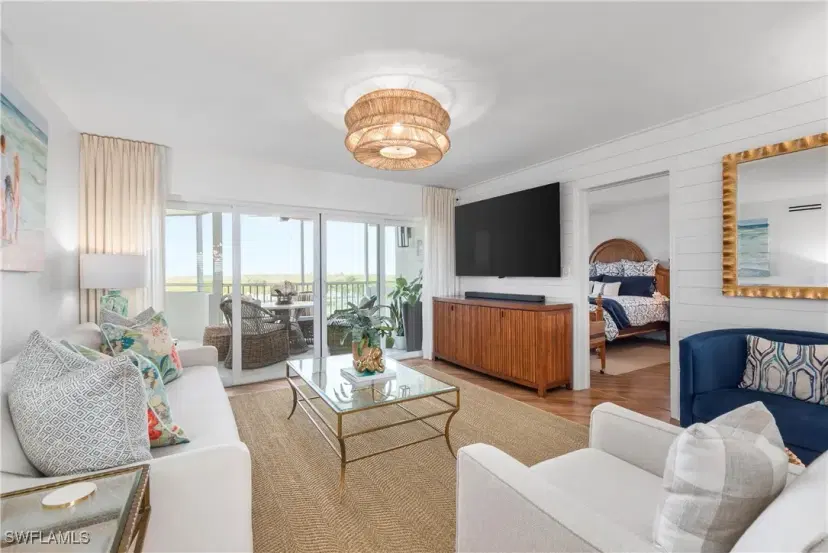 Picture of 12945 Vanderbilt Dr 409, Naples FL 34110